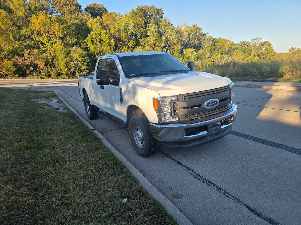Used 2018 Ford F250 XL w/ Power Equipment Group AWD/4WD image 4