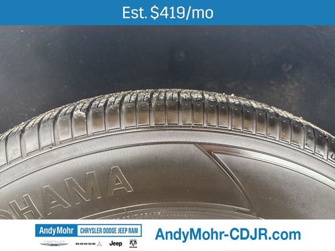 Used 2025 Chrysler Pacifica Select image 36