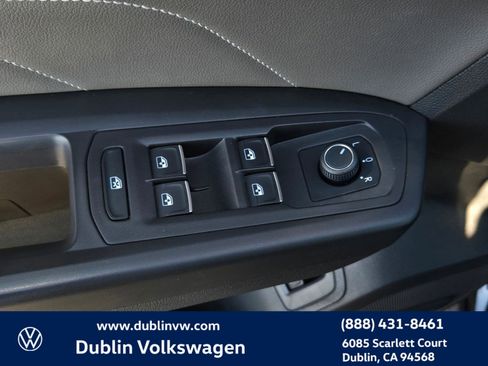 Certified 2023 Volkswagen Atlas SE w/ Panoramic Sunroof Package image 10