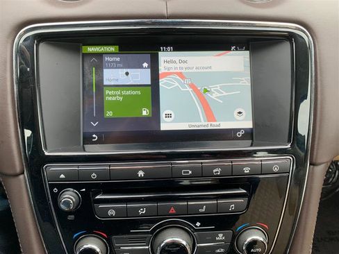 Used 2016 Jaguar XJ L Portfolio image 29