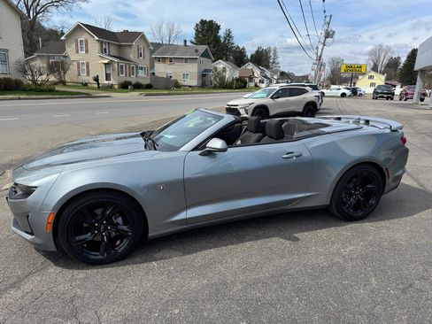 Used 2024 Chevrolet Camaro LT w/ Technology Package RWD image 2