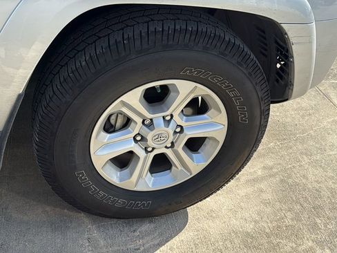 Used 2019 Toyota 4Runner SR5 Premium RWD image 7