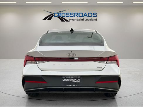 Used 2025 Hyundai Elantra Blue image 6