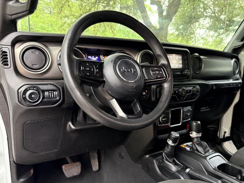 Used 2018 Jeep Wrangler Unlimited Sport AWD/4WD image 22