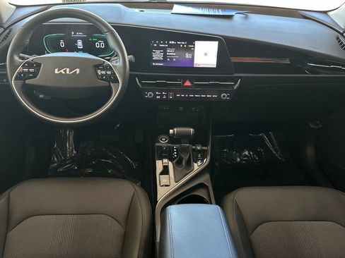 Used 2023 Kia Niro EX FWD image 12