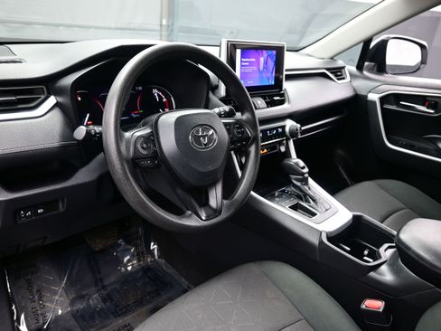 Used 2024 Toyota RAV4 XLE FWD image 13