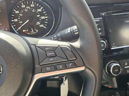 Used 2019 Nissan Rogue S AWD/4WD image 25