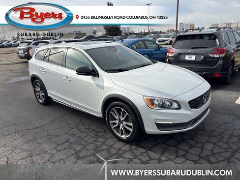 Used 2015 Volvo V60 T5 Cross Country w/ Climate Package image 1