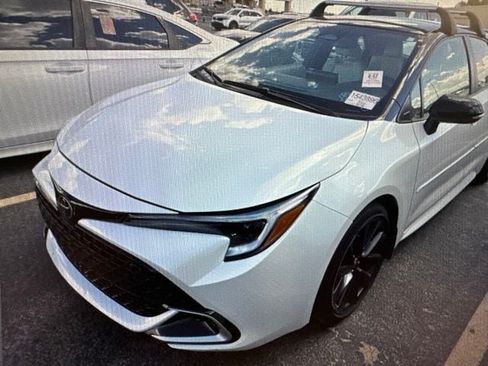 Used 2025 Toyota Corolla XSE FWD image 4
