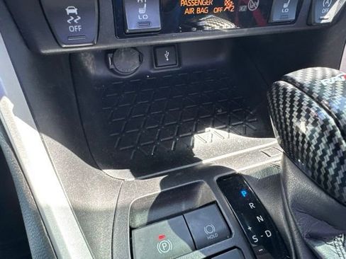 Used 2021 Toyota RAV4 XLE w/ Convenience Package AWD/4WD image 26