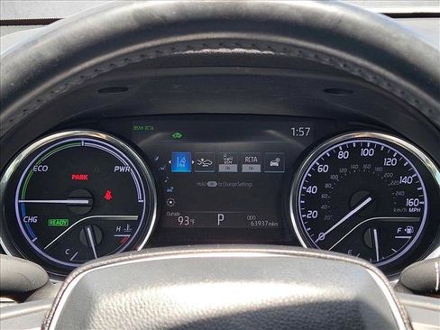 Used 2020 Toyota Camry XLE FWD image 11