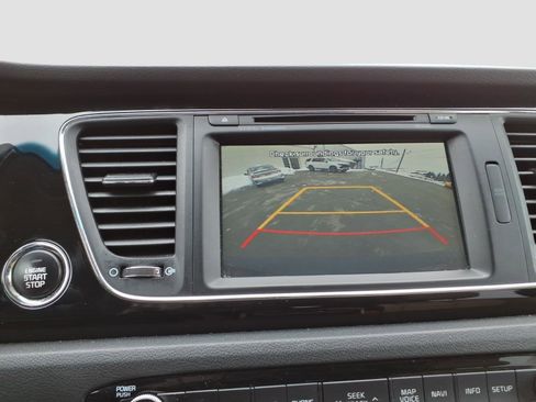 Used 2017 Kia Sedona SX image 19