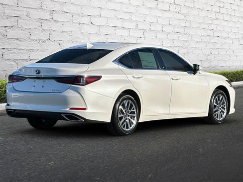 New 2025 Lexus ES 350 image 4