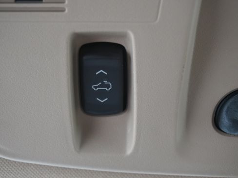Used 2009 Buick Enclave CXL w/ Entertainment Package #3 FWD image 30