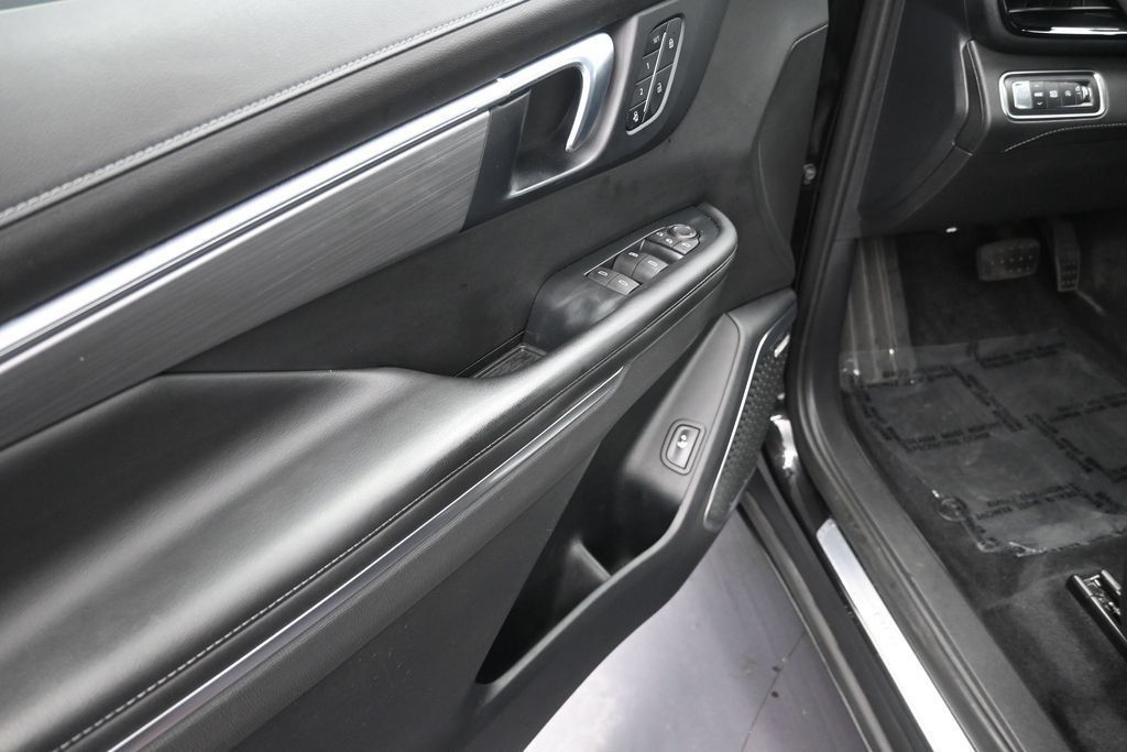 Used 2025 Buick Enclave Preferred w/ Power Package FWD image 10