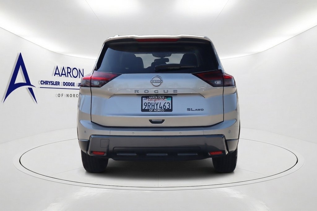 Used 2025 Nissan Rogue SL w/ SL Premium Package AWD/4WD image 5