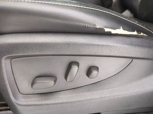 Used 2015 Chevrolet Suburban LTZ image 16