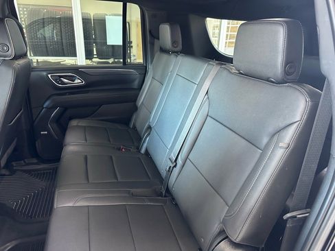 Used 2024 GMC Yukon XL SLT w/ SLT Luxury Package image 24