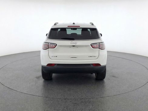 Used 2025 Jeep Compass Latitude AWD/4WD image 7