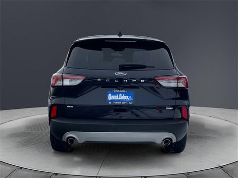 Used 2021 Ford Escape SE image 4