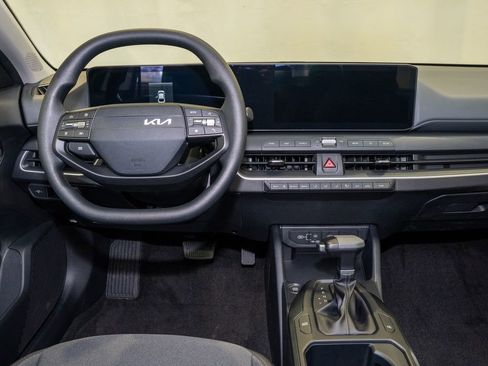 New 2025 Kia K4 LXS image 7