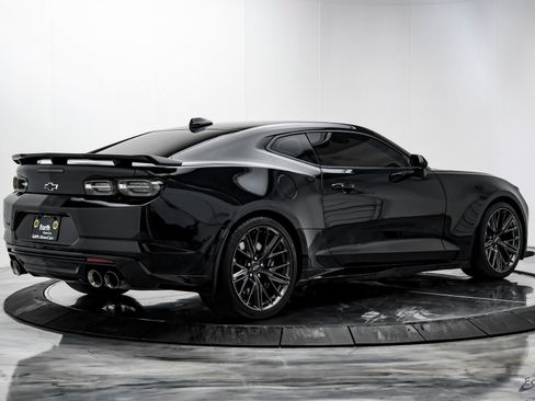 Used 2021 Chevrolet Camaro ZL1 image 14