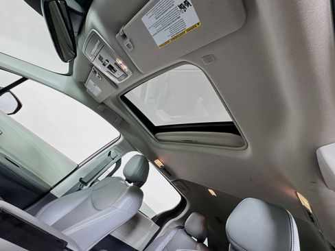Certified 2022 Toyota Sienna Limited AWD/4WD image 15