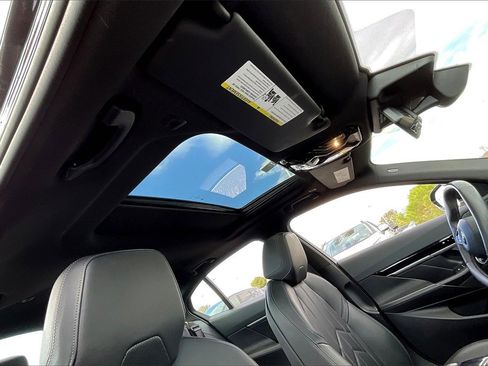 Used 2024 BMW 530i image 22