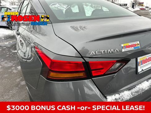 New 2025 Nissan Altima 2.5 SR w/ SR Premium Package image 32