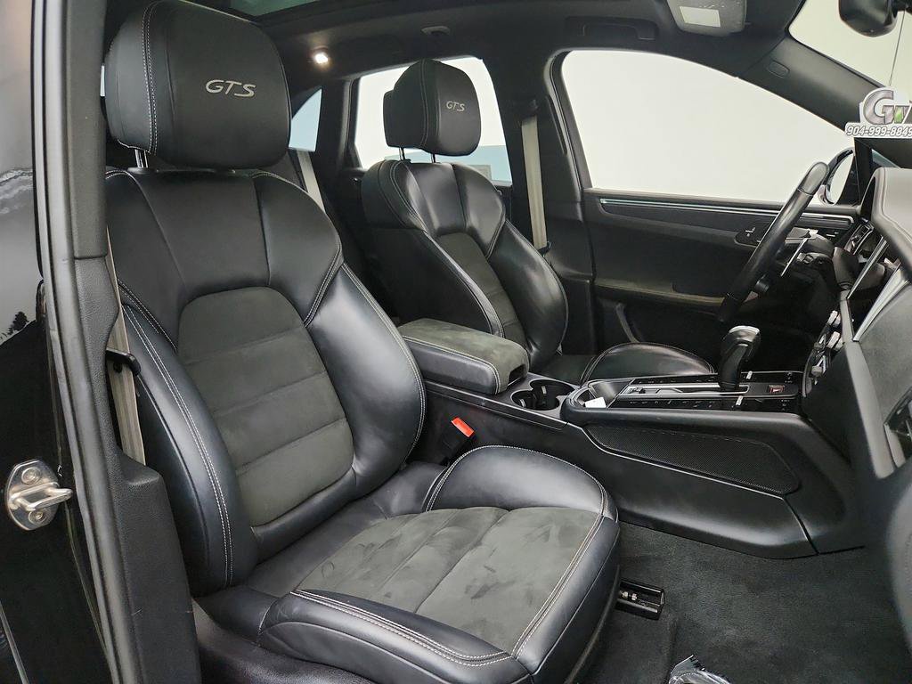 Used 2022 Porsche Macan GTS AWD/4WD image 27