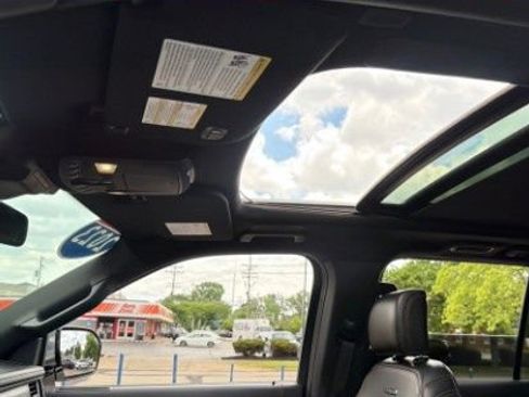 Used 2023 Ford Expedition Max Platinum AWD/4WD image 4