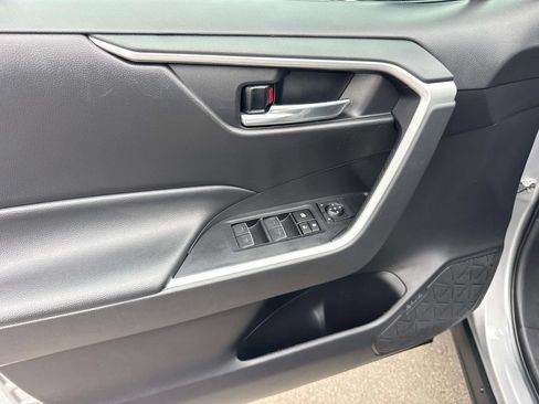 Used 2023 Toyota RAV4 XLE AWD/4WD image 24