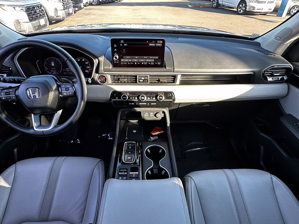 Used 2025 Honda Pilot Touring image 21