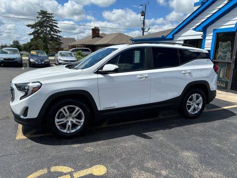 Used 2021 GMC Terrain SLE w/ Driver Convenience Package FWD image 1