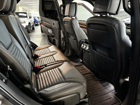Used 2018 Land Rover Discovery HSE Luxury AWD/4WD image 15