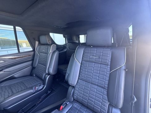 Used 2024 Cadillac Escalade Sport Platinum w/ LPO, ONYX Package image 15