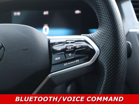 Used 2023 Volkswagen Tiguan SE R-Line image 16