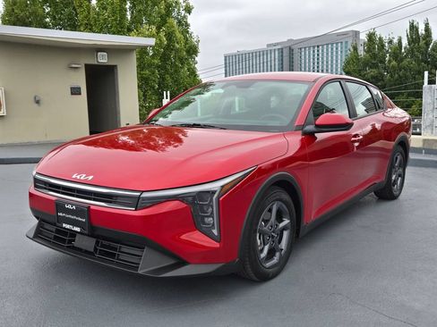Certified 2025 Kia K4 FWD image 7