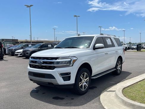 Used 2022 Ford Expedition Limited AWD/4WD image 3