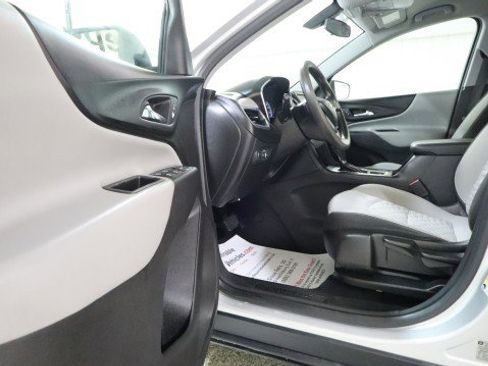 Used 2018 Chevrolet Equinox LS FWD image 9