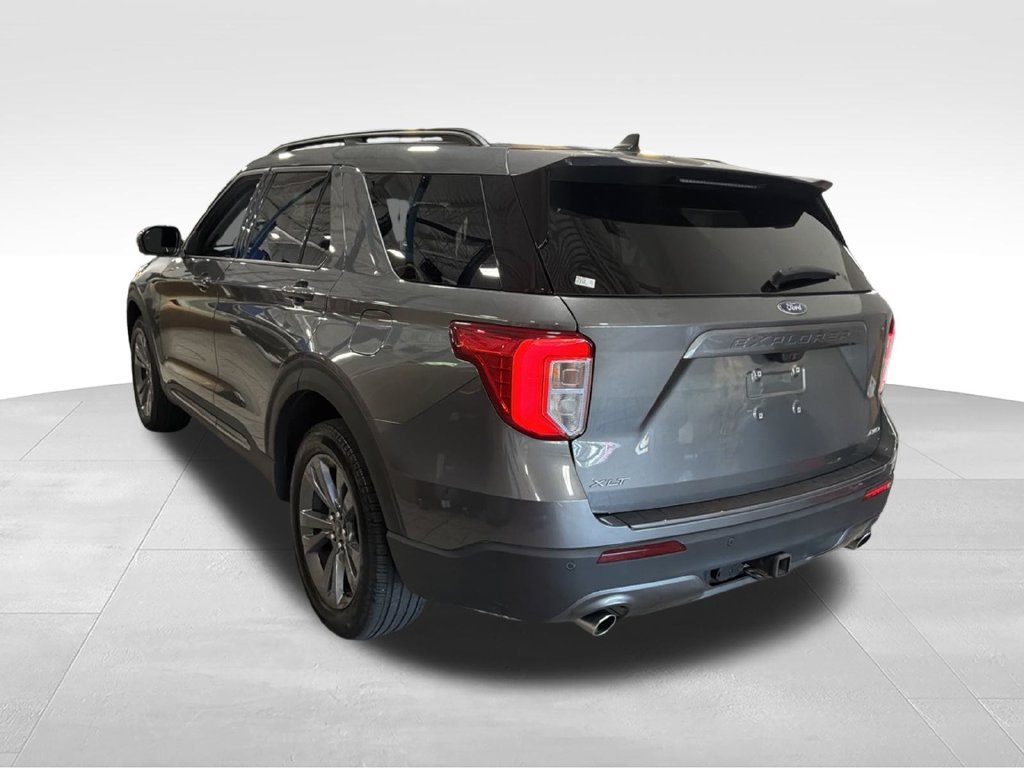 Used 2023 Ford Explorer XLT w/ Equipment Group 202A AWD/4WD image 7