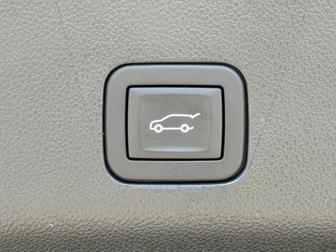 Used 2025 Chevrolet Tahoe High Country AWD/4WD image 37