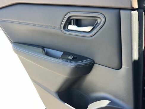 Used 2023 Nissan Rogue SL w/ SL Premium Package FWD image 20