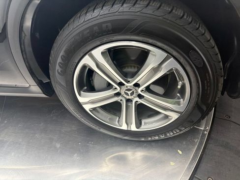 Used 2018 Mercedes-Benz GLC 300 4MATIC image 9