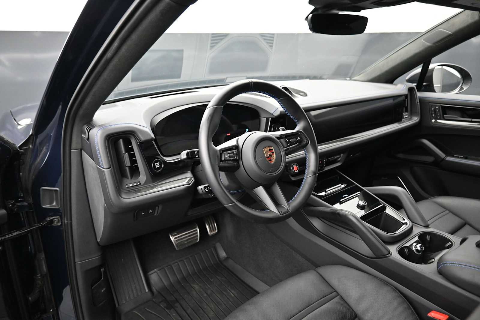 Certified 2024 Porsche Cayenne Turbo GT AWD/4WD image 4