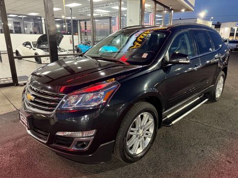 Used 2015 Chevrolet Traverse LT w/ Style and Technology Package image 1