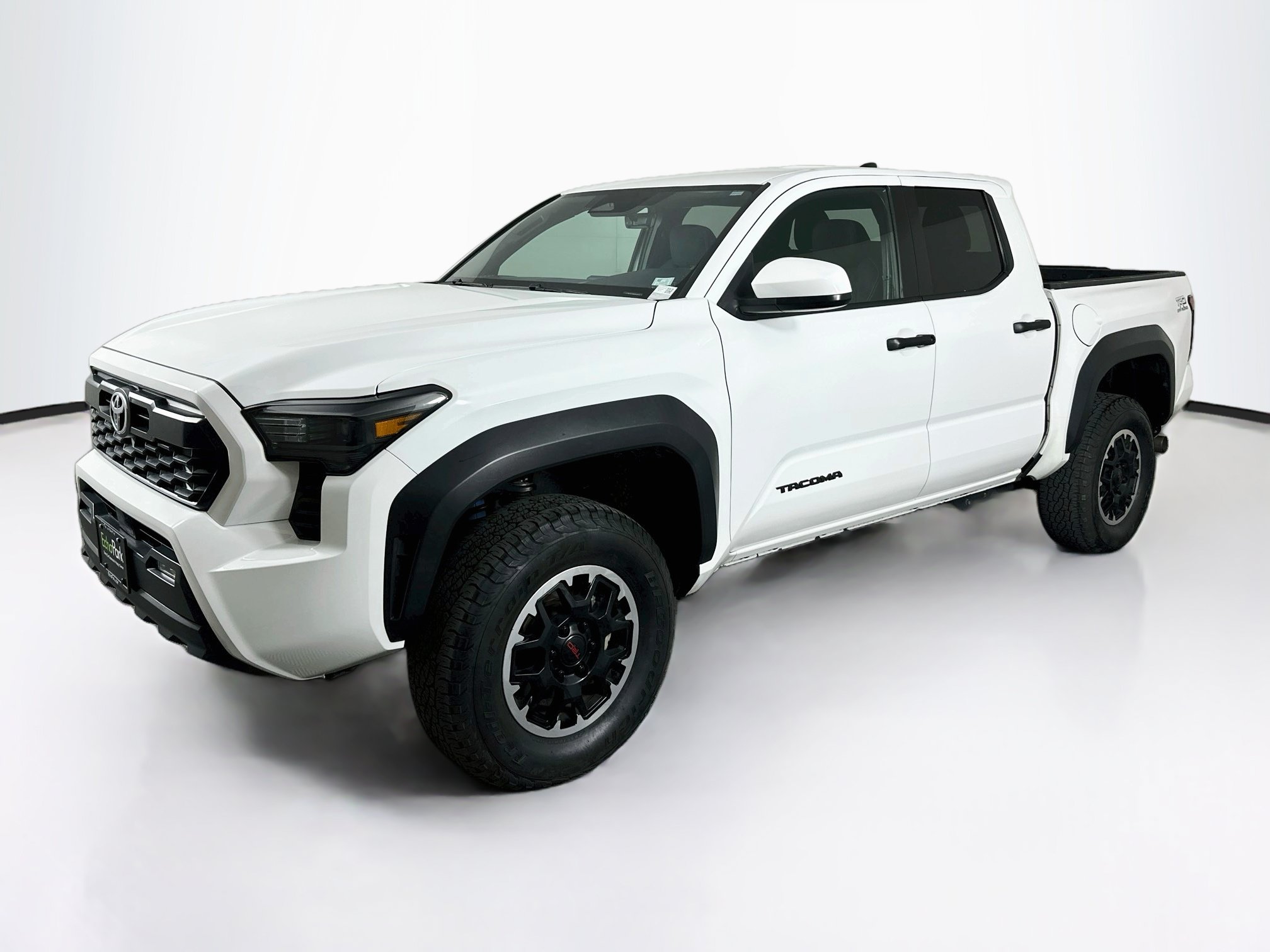 Used 2024 Toyota Tacoma TRD Off-Road AWD/4WD image 3