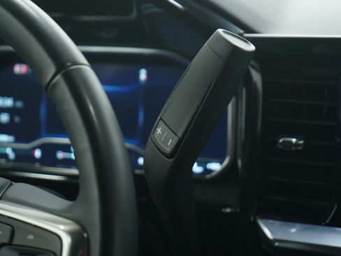 Used 2024 Chevrolet Silverado 2500 LT image 18