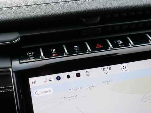 Used 2025 Jeep Grand Cherokee Limited w/ Luxury Tech Group II image 31