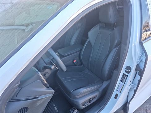 Used 2023 Lexus RX 500h F Sport image 17